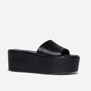 BRAND NEW Black Platform Sandal “Fahari” Size 9
